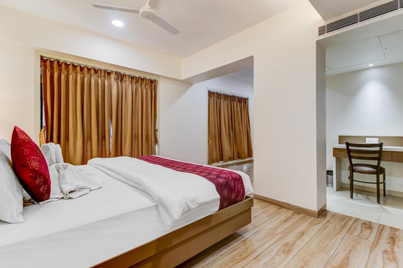 Grand Mookambika Hotel Navi Mumbai Luaran gambar
