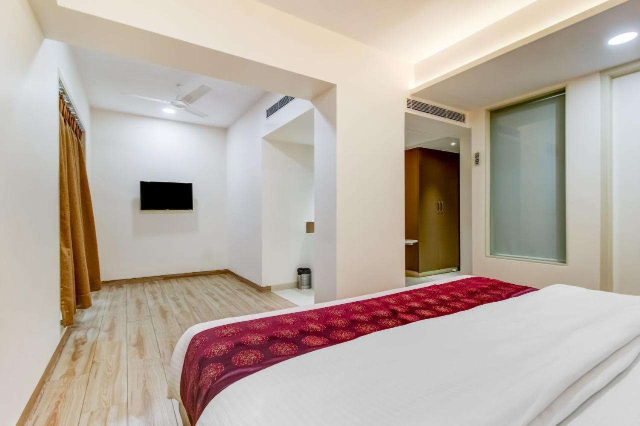 Grand Mookambika Hotel Navi Mumbai Luaran gambar